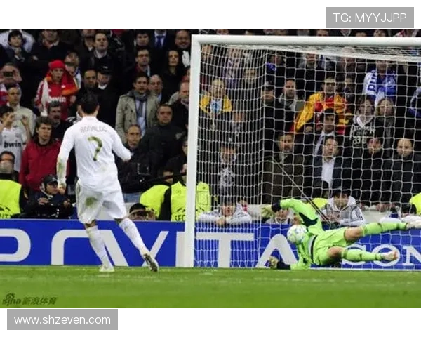 对阵C罗领衔锋线：诺伊尔的关键扑救