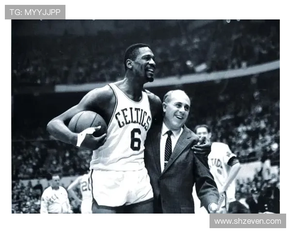 比尔拉塞尔通过防守轮转与篮板效率确立凯尔特人核心地位