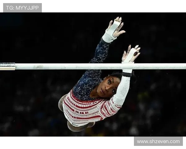 看西蒙·拜尔斯训练那架势，我感觉自己上健身房都成喜剧演员了